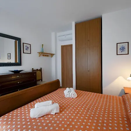 Apartman Apt.1 In With Pool Castelletto di Brenzone
