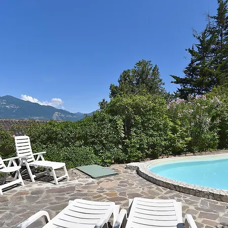Apt.1 In With Pool * Castelletto di Brenzone